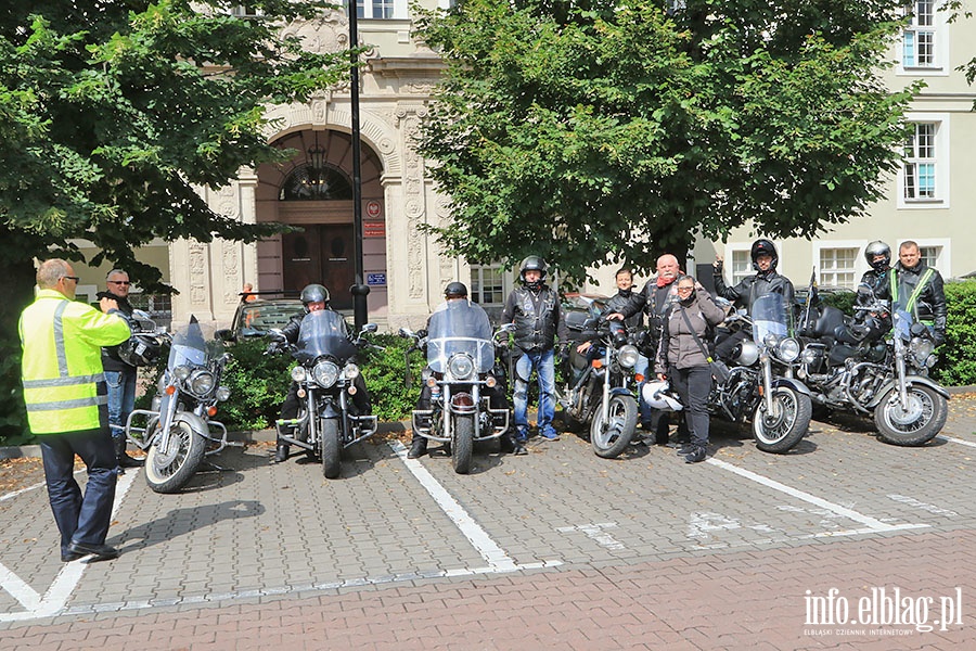 Motocykliści z Zielonej Góry przed elbląskim sądem, fot. 4