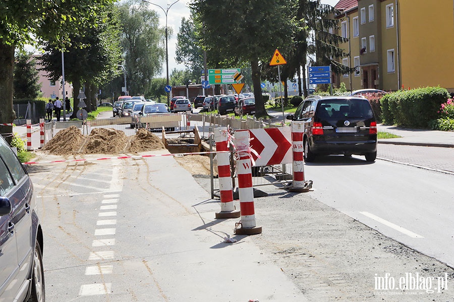 Na Grottgera kana deszczowy grozi zawaleniem., fot. 1