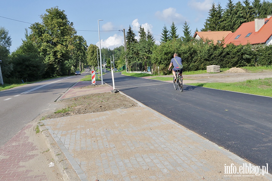 Budowa nowej ścieżki rowerowej wzdłuż Fromborskiej., fot. 6