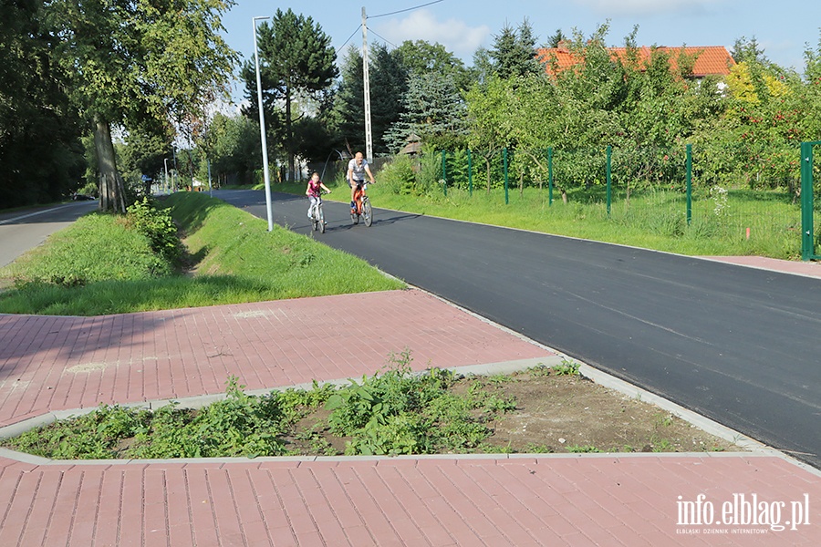 Budowa nowej ścieżki rowerowej wzdłuż Fromborskiej., fot. 10