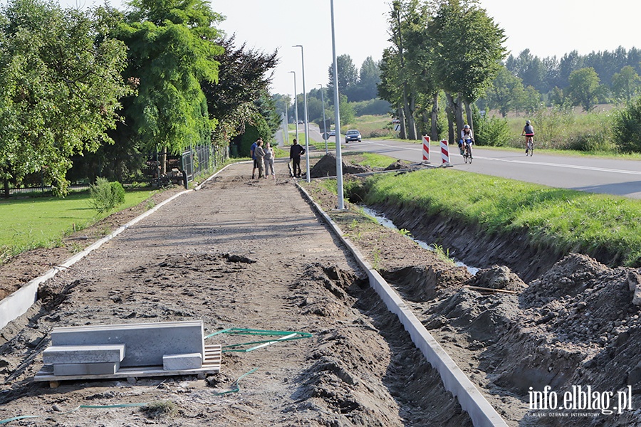 Budowa nowej cieki rowerowej wzdu Fromborskiej., fot. 22