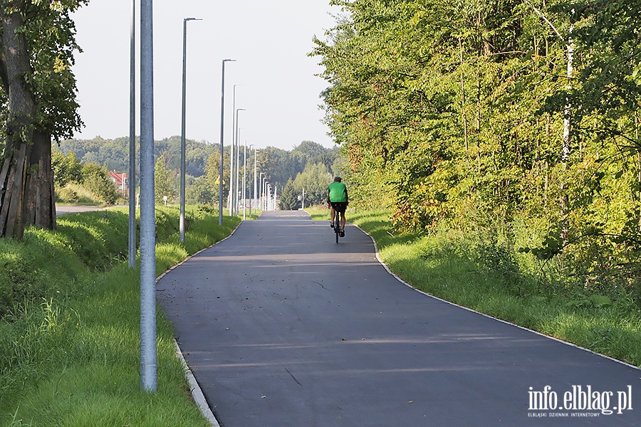 Budowa nowej cieki rowerowej wzdu Fromborskiej., fot. 31