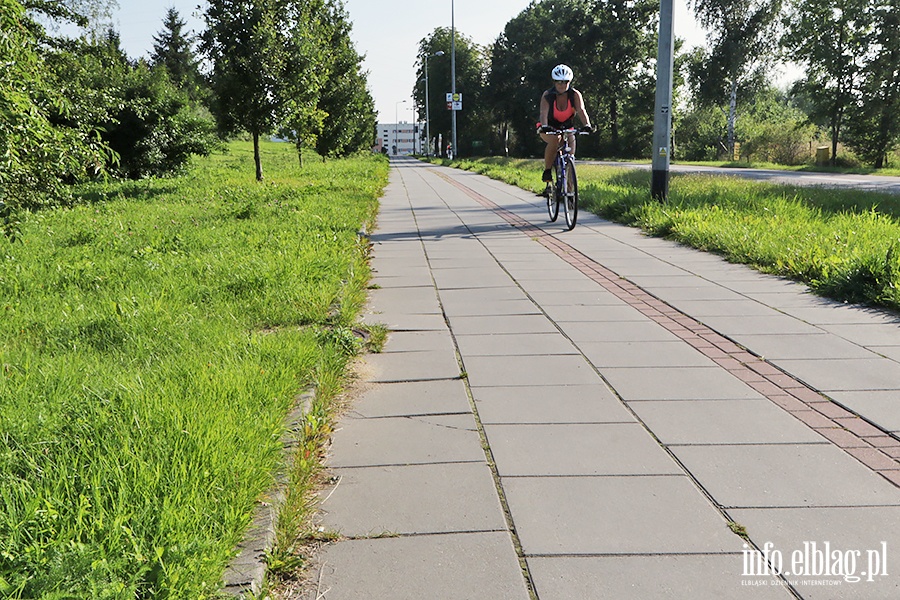 Budowa nowej cieki rowerowej wzdu Fromborskiej., fot. 39