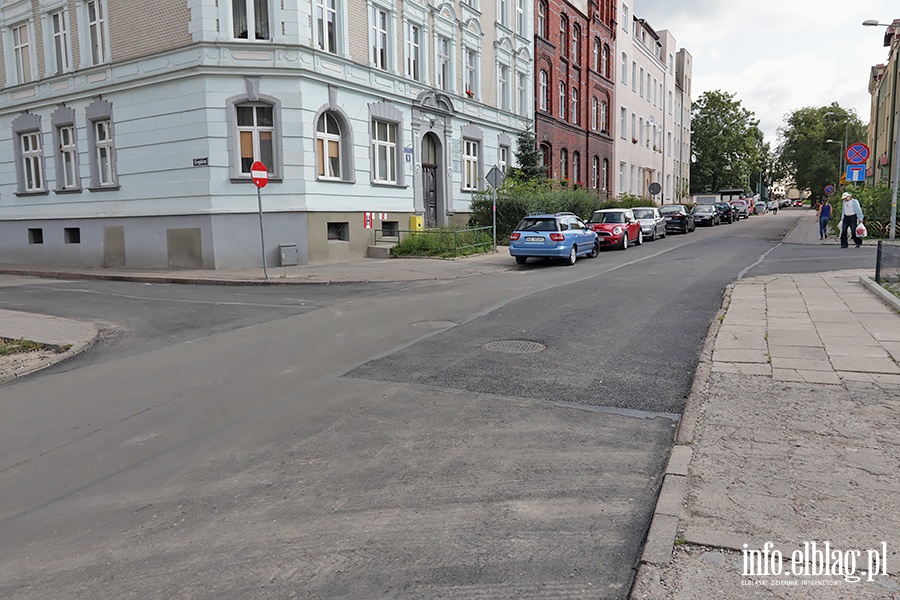 Czy na ulicy Powstacw Warszawskich asfalt zastpi kostk brukow?, fot. 3