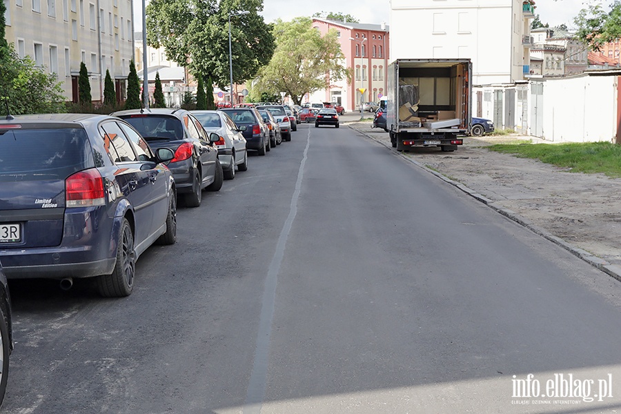 Czy na ulicy Powstacw Warszawskich asfalt zastpi kostk brukow?, fot. 4