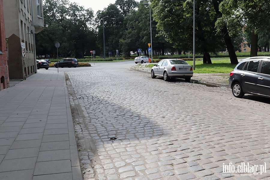 Czy na ulicy Powstacw Warszawskich asfalt zastpi kostk brukow?, fot. 19