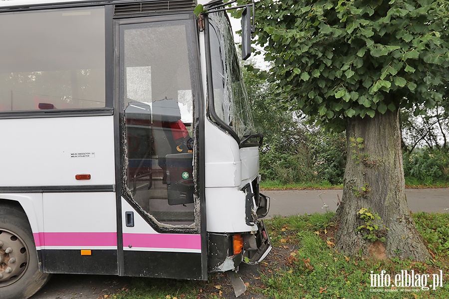 Cieplice wypadek szkolnego autobusu., fot. 15