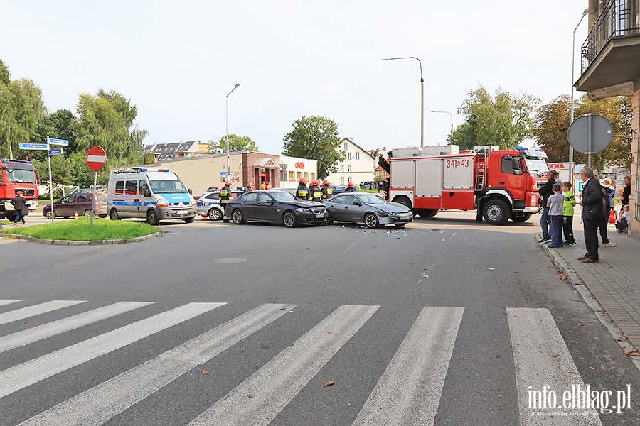 Zderzenie mazdy z bmw na Malborskiej., fot. 1