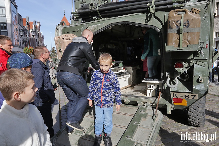 Wozy bojowe NATO zaparkoway na Starwce, fot. 7