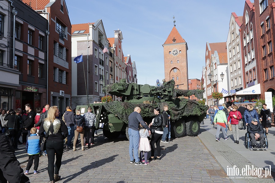 Wozy bojowe NATO zaparkoway na Starwce, fot. 11