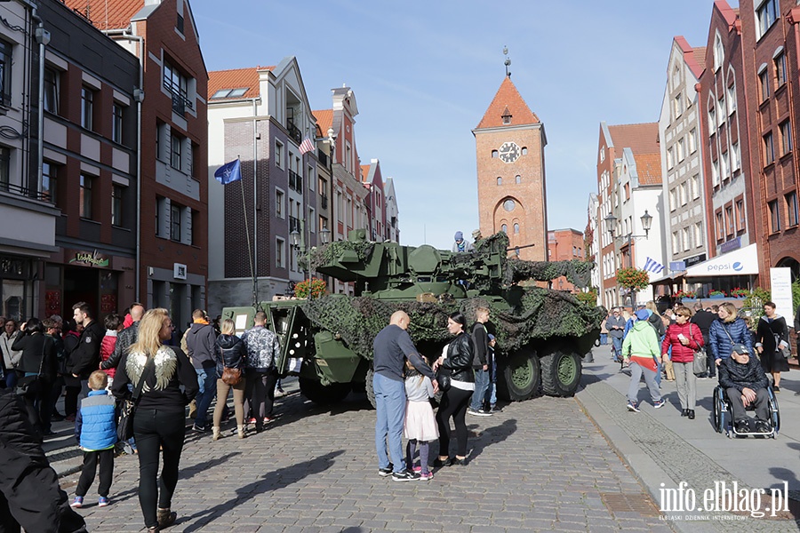 Wozy bojowe NATO zaparkoway na Starwce, fot. 11