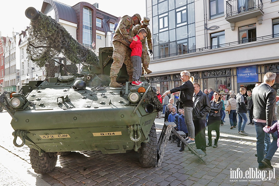 Wozy bojowe NATO zaparkoway na Starwce, fot. 15