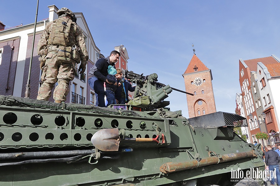 Wozy bojowe NATO zaparkoway na Starwce, fot. 16