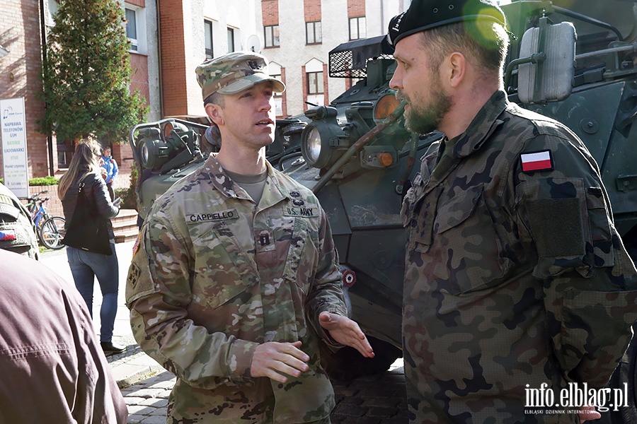 Wozy bojowe NATO zaparkoway na Starwce, fot. 23