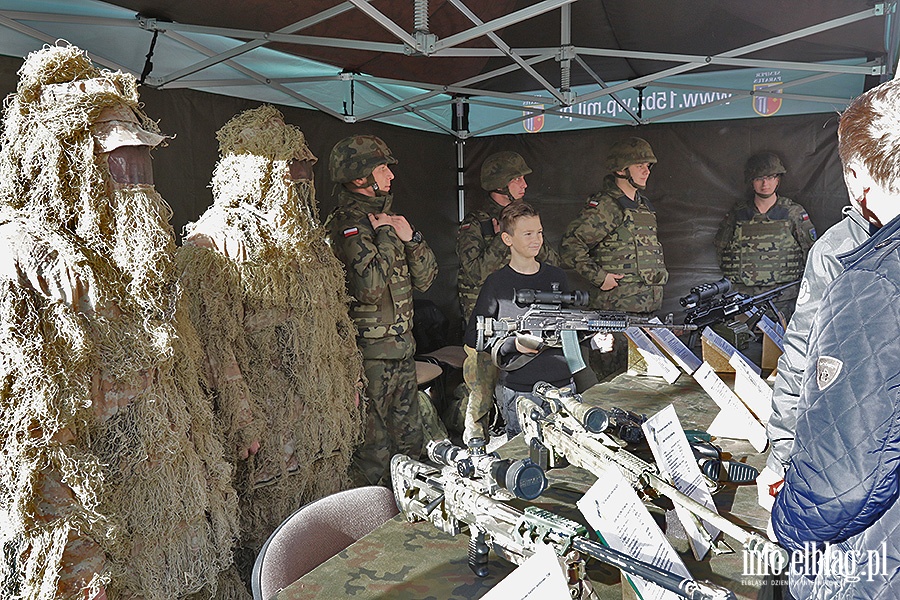 Wozy bojowe NATO zaparkoway na Starwce, fot. 33