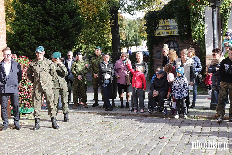 Wozy bojowe NATO zaparkoway na Starwce, fot. 43