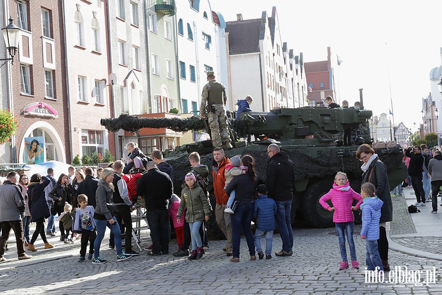 Wozy bojowe NATO zaparkoway na Starwce, fot. 53