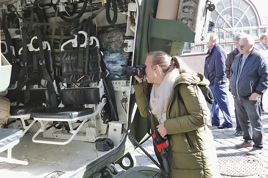 Wozy bojowe NATO zaparkoway na Starwce, fot. 63