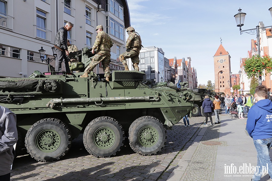 Wozy bojowe NATO zaparkoway na Starwce, fot. 68