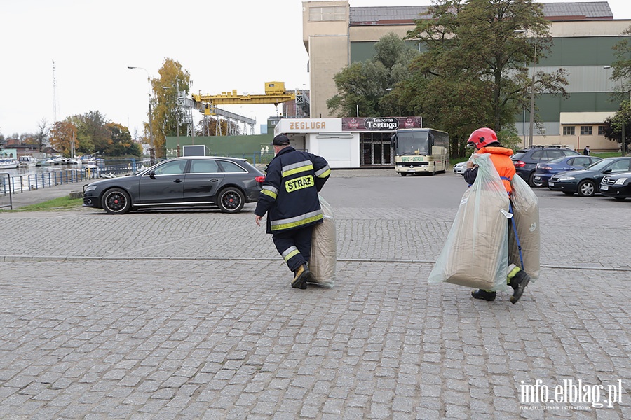 Plama oleju na rzece Elblg, fot. 19