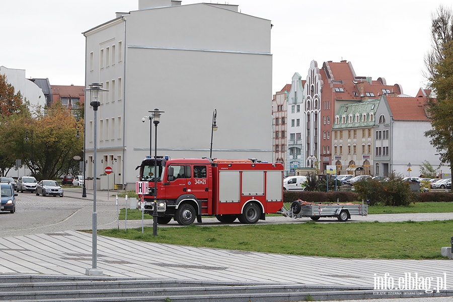 Plama oleju na rzece Elblg, fot. 24