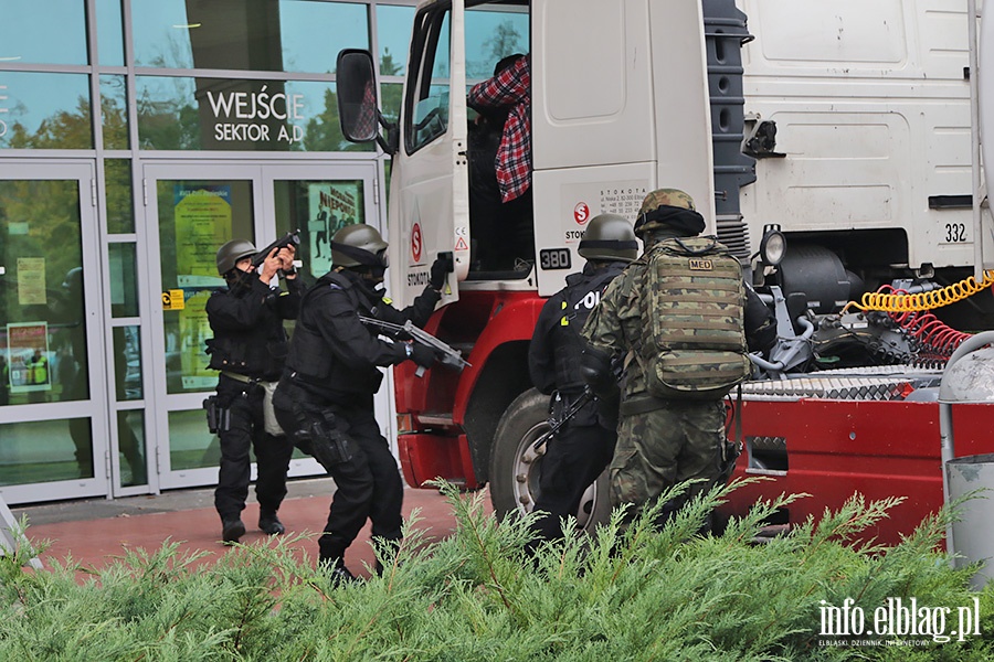 Atak terorystyczny w Elblgu-wiczenia sub mundurowych., fot. 10