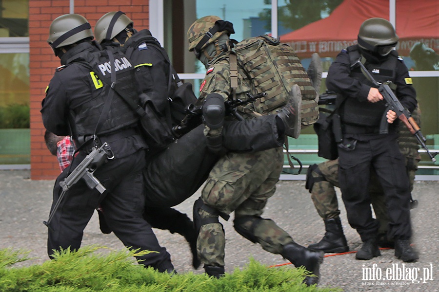 Atak terorystyczny w Elblgu-wiczenia sub mundurowych., fot. 16