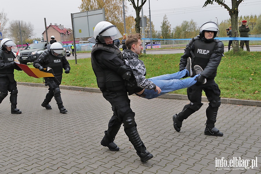 Atak terorystyczny w Elblgu-wiczenia sub mundurowych., fot. 37