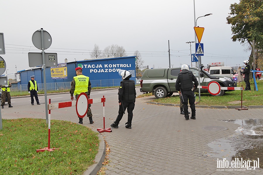 Atak terorystyczny w Elblgu-wiczenia sub mundurowych., fot. 75