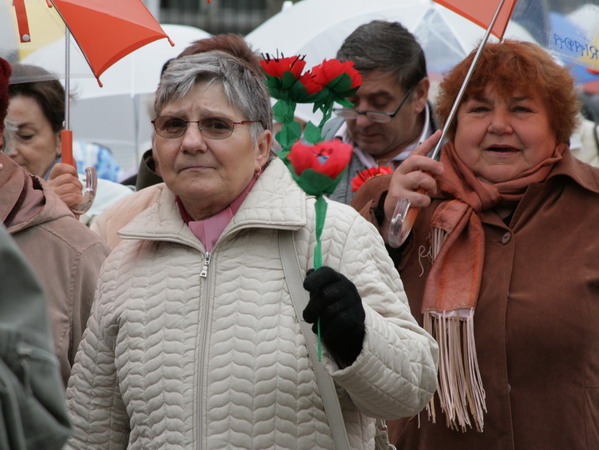 Pochód przez ulice miasta w Dniu Seniora - 2008r., fot. 33