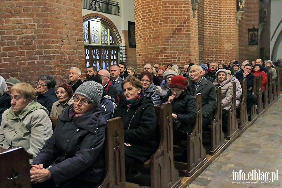 Policyjny chr wykona pieni patriotyczne w elblskiej Katedrze, fot. 20