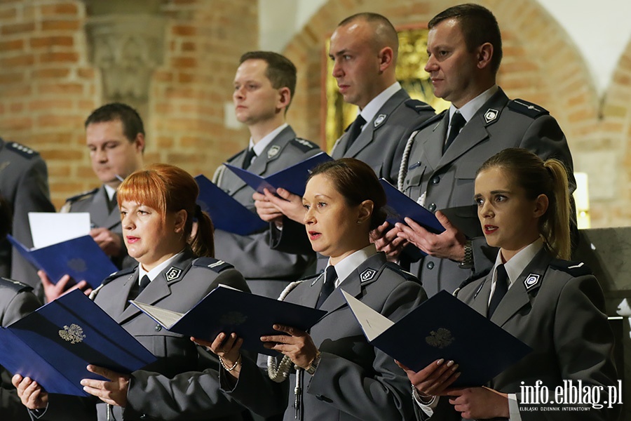 Policyjny chr wykona pieni patriotyczne w elblskiej Katedrze, fot. 26