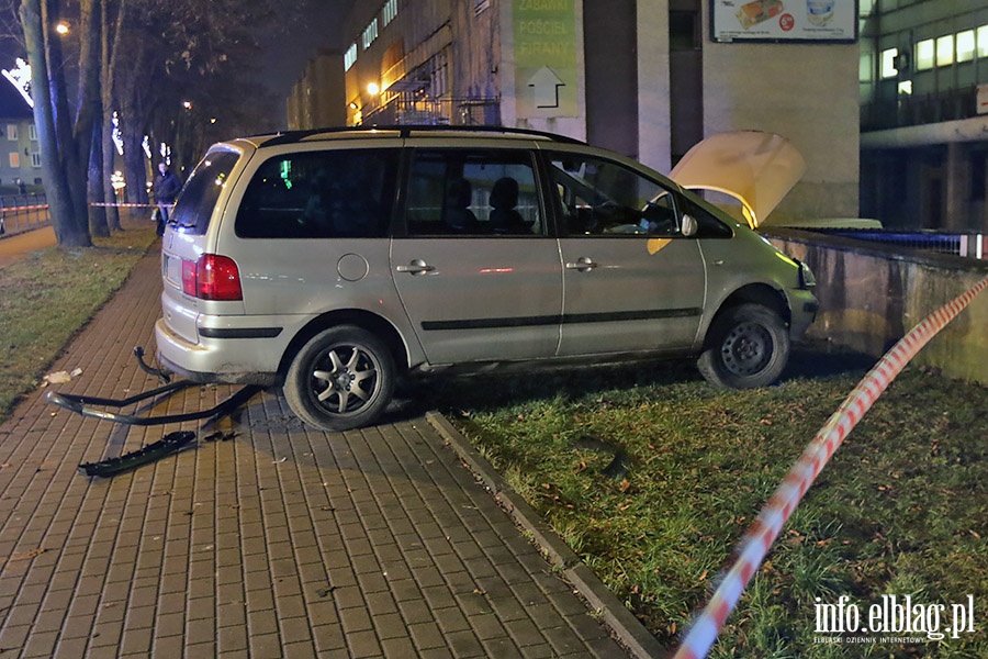 Aleja Odrodzenia - potrcenie pieszej na pasach, fot. 12