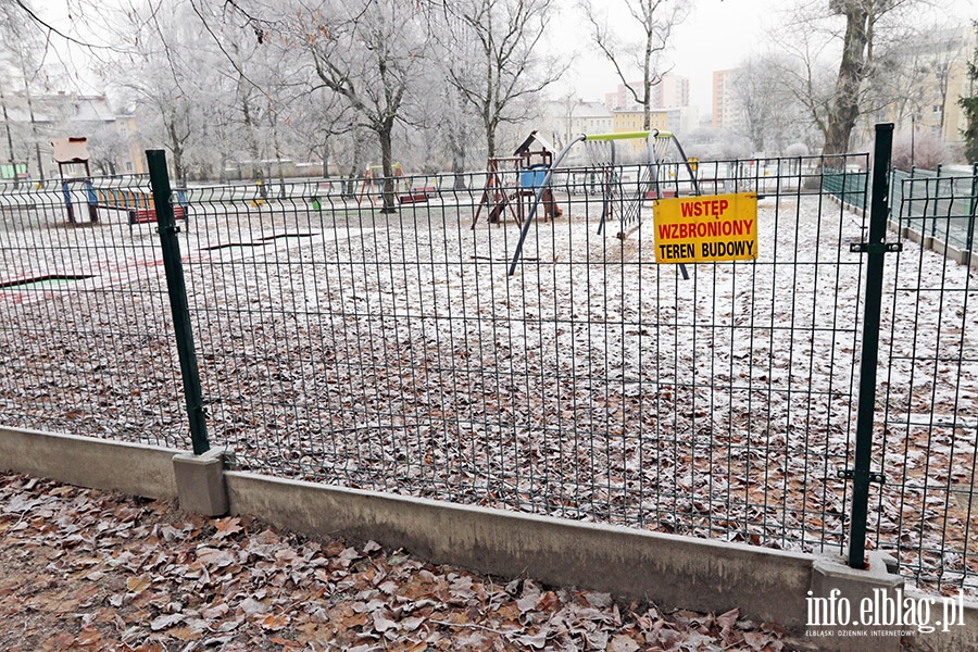 Park Traugutta plac zabaw, fot. 1