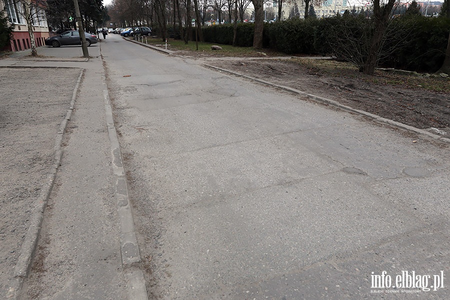 Dzięki ZBK naprawiono drogę do przychodni, fot. 4