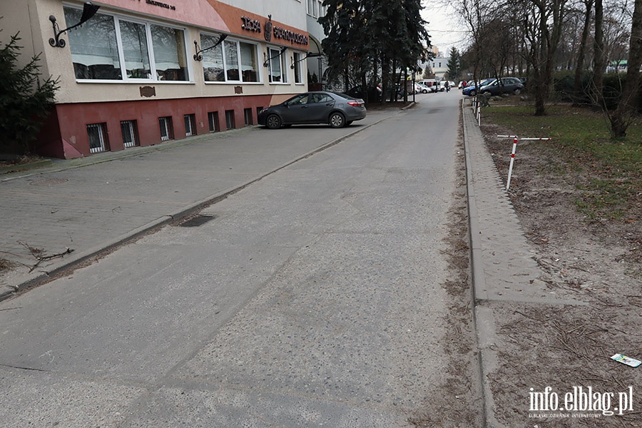 Dzięki ZBK naprawiono drogę do przychodni, fot. 7