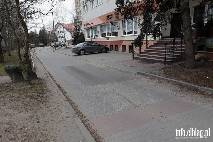Dzięki ZBK naprawiono drogę do przychodni, fot. 9