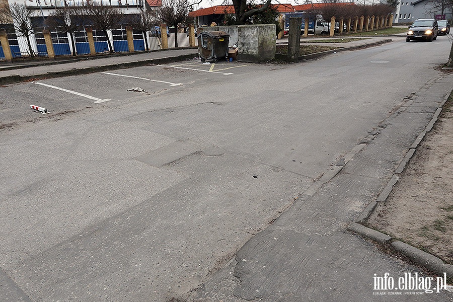 Dzięki ZBK naprawiono drogę do przychodni, fot. 13