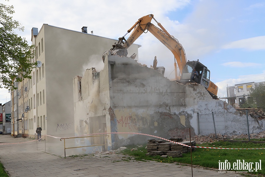 Rozbiórka budynku przy Al. Grunwaldzka 107, fot. 44