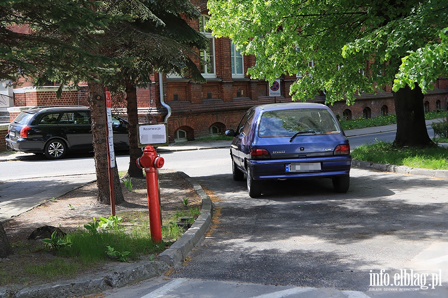 Szpital miejski ulica eromskiego parkowanie., fot. 1