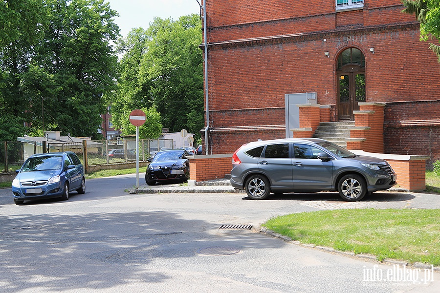 Szpital miejski ulica eromskiego parkowanie., fot. 3