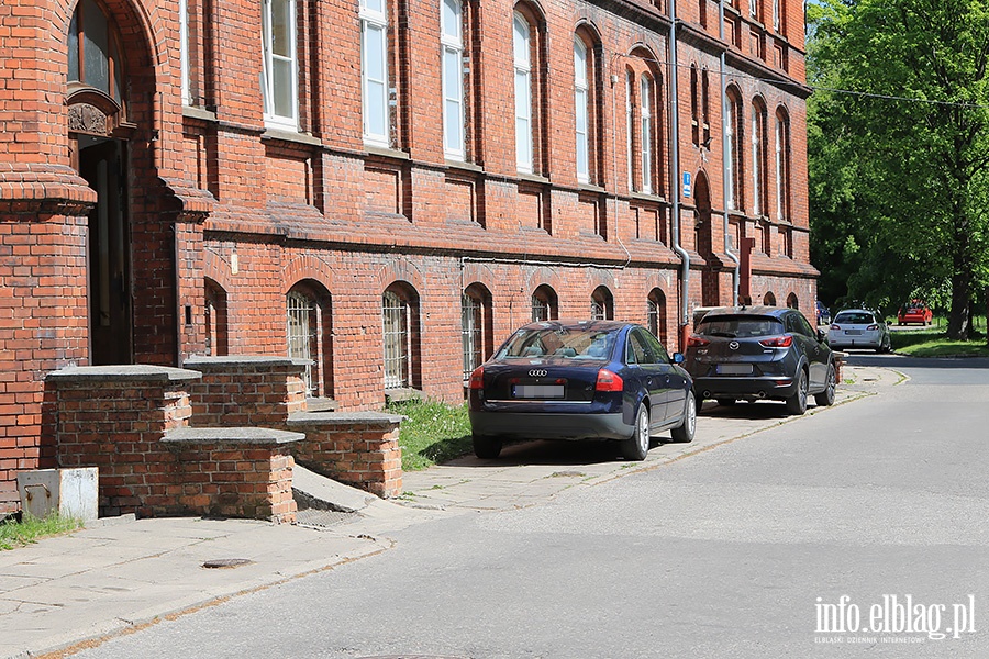 Szpital miejski ulica eromskiego parkowanie., fot. 9