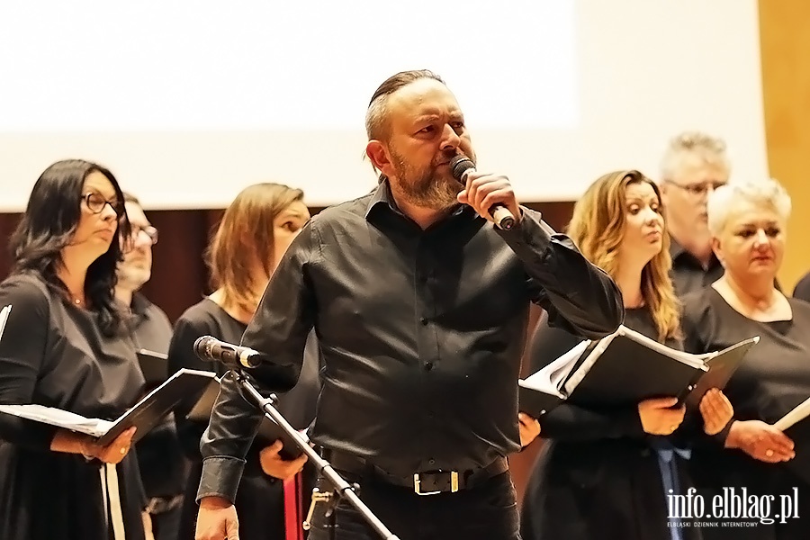 Koncert uczniów i absolwentów SP 12 "Do grającej szafy Grosik wrzuć"., fot. 16