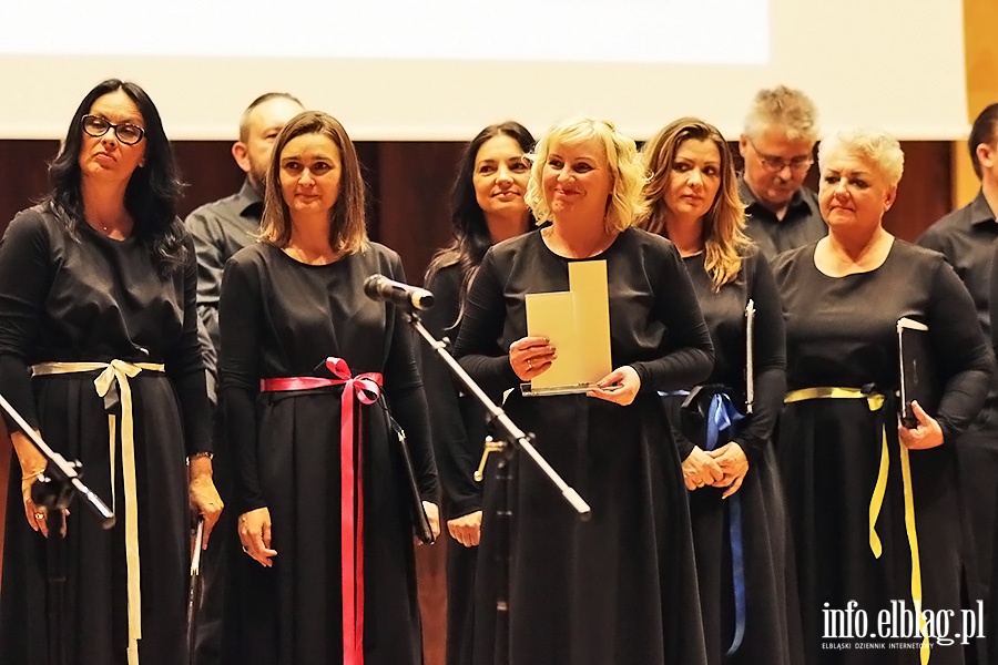 Koncert uczniów i absolwentów SP 12 "Do grającej szafy Grosik wrzuć"., fot. 24
