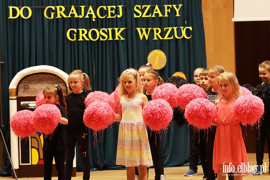 Koncert uczniw i absolwentw SP 12 "Do grajcej szafy Grosik wrzu"., fot. 41