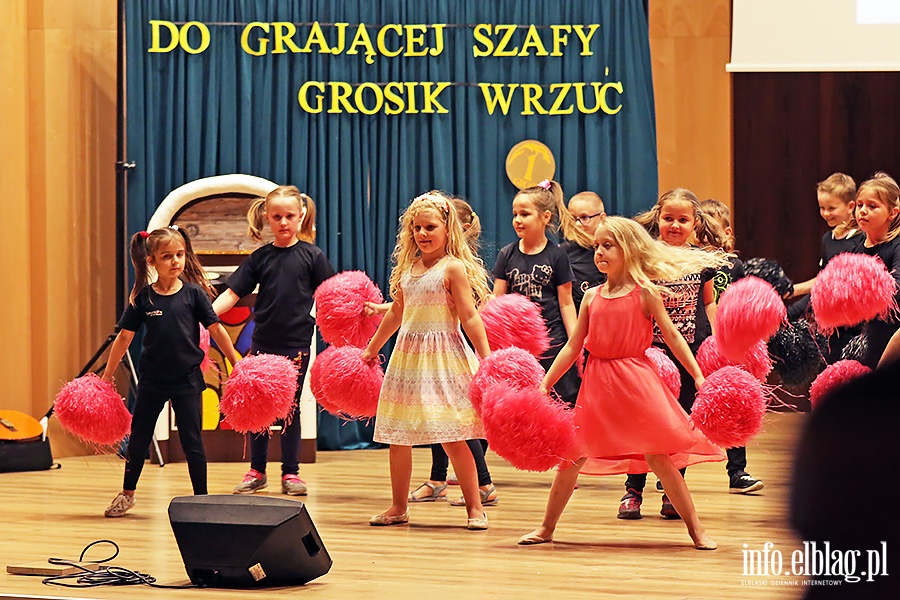 Koncert uczniów i absolwentów SP 12 "Do grającej szafy Grosik wrzuć"., fot. 43