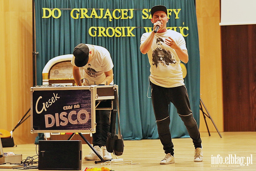 Koncert uczniów i absolwentów SP 12 "Do grającej szafy Grosik wrzuć"., fot. 77