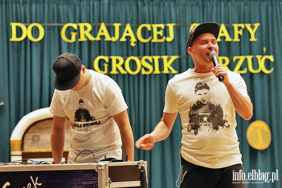 Koncert uczniów i absolwentów SP 12 "Do grającej szafy Grosik wrzuć"., fot. 78