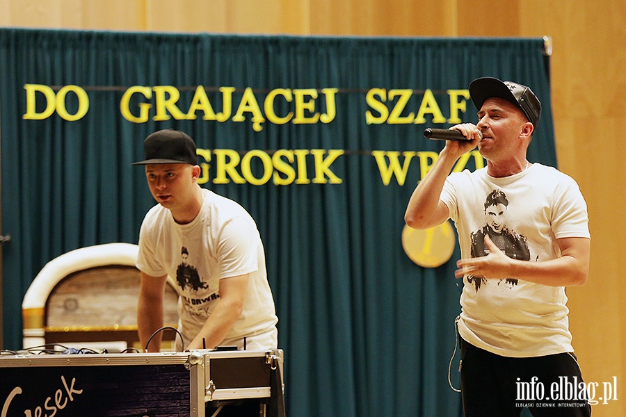 Koncert uczniw i absolwentw SP 12 "Do grajcej szafy Grosik wrzu"., fot. 81