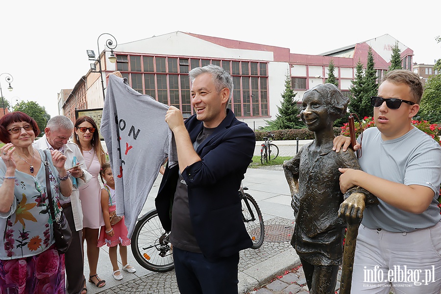 Robert Biedroń ubrał Piekarczyka, fot. 4